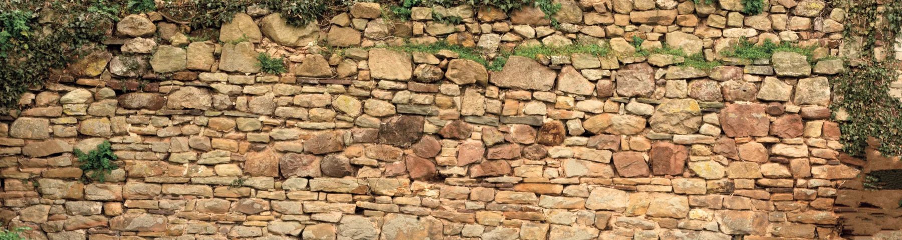 Badewannenrückwand Trockenmauer aus Sandstein - Schön und Wieder