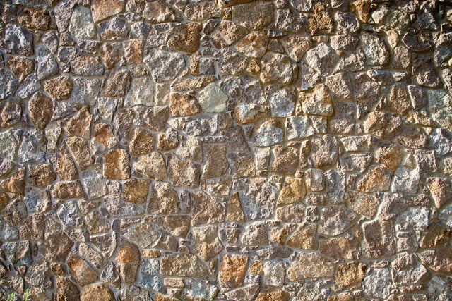 Duschrückwand Natursteinmauer aus Sandstein