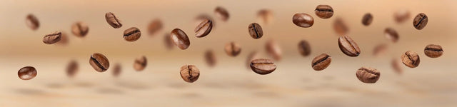 Küchenrückwand Fliegende Kaffeebohnen