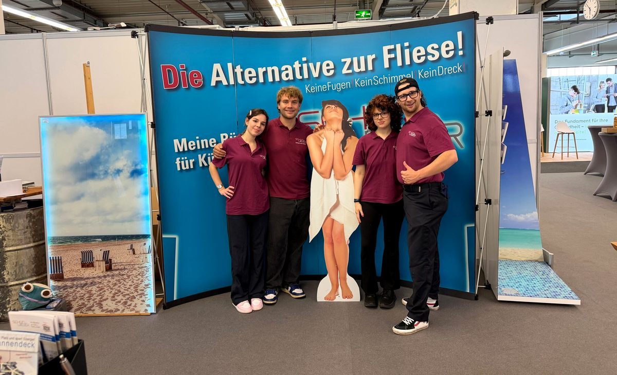 Das Team von Sch&ouml;n und Wieder am Messestand in Hofheim